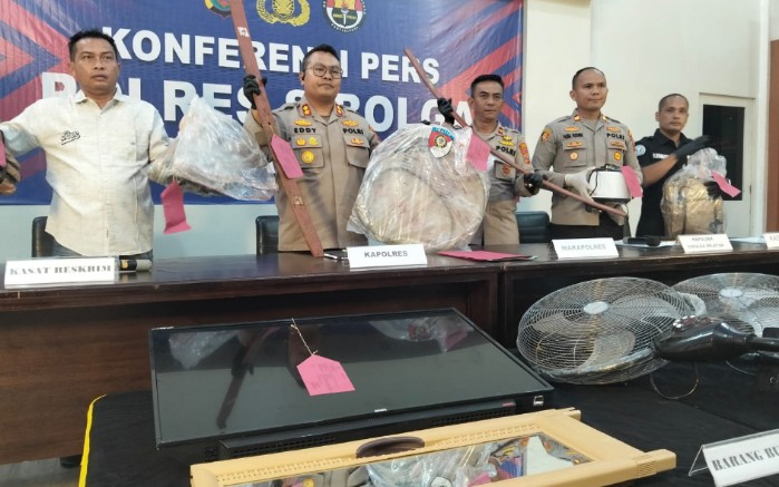 Polres Sibolga Amankan 3 Tersangka Pencurian di Sibolga, 2 DPO