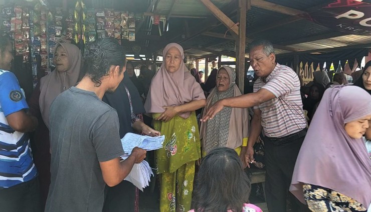 Ratusan Warga Pondok Saro Protes Tak Terima Bantuan Jaminan Kehidupan Pascabanjir