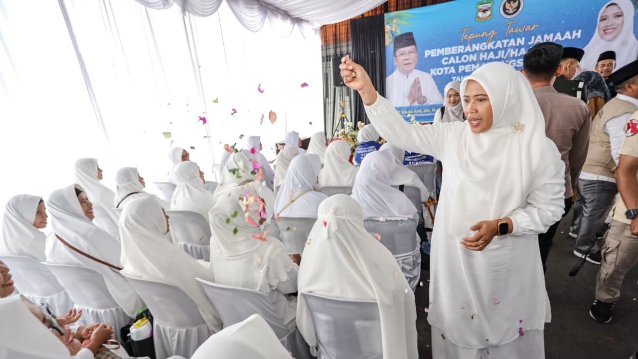 Tepung Tawar Penuh Haru, 110 Calon Haji Siantar Dilepas dengan Doa dan Pesan Menyentuh
