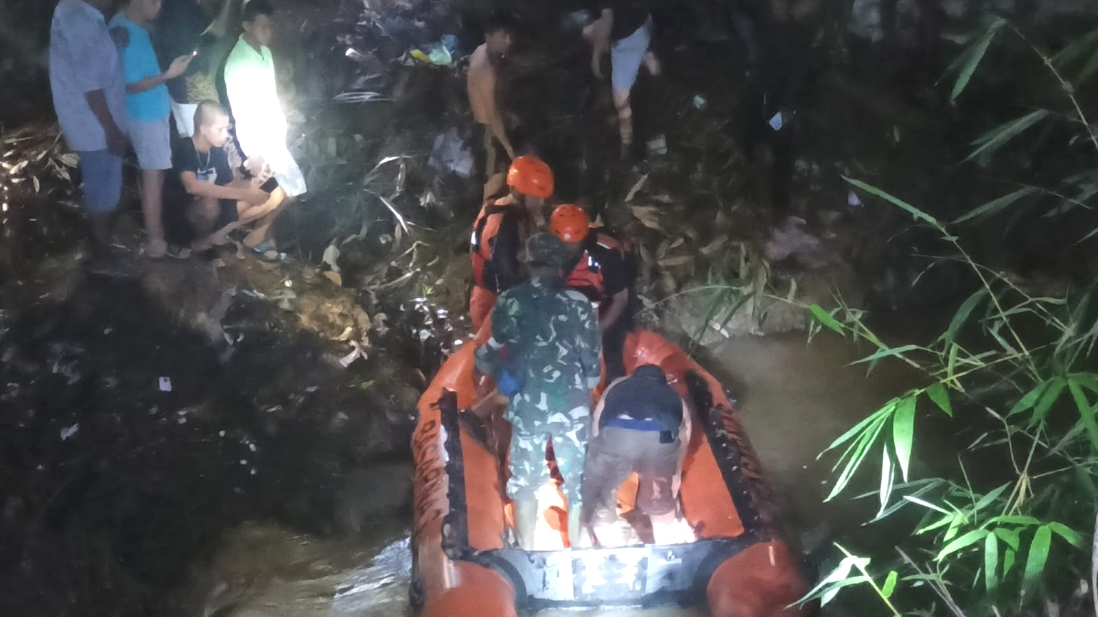 Pencarian Dramatis di Sungai Aek Tolang Berakhir Duka, Bocah 12 Tahun Ditemukan Tewas Tersangkut Pohon Sawit