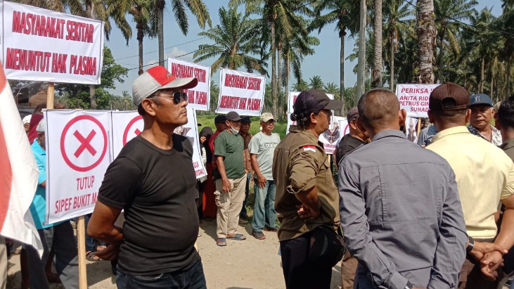 Petani Gunung Malela Demo PT Sipef, Desak Plasma 20 Persen Direalisasikan