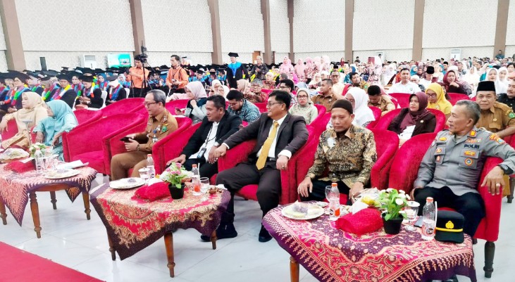 Kapolsek Hadiri Wisuda Universitas Aufa Royhan, 367 Lulusan Resmi Dikukuhkan
