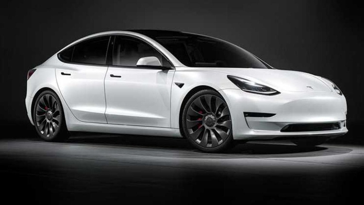Tesla Pimpin Penjualan Mobil Listrik Global 2026, BYD Turun Tajam