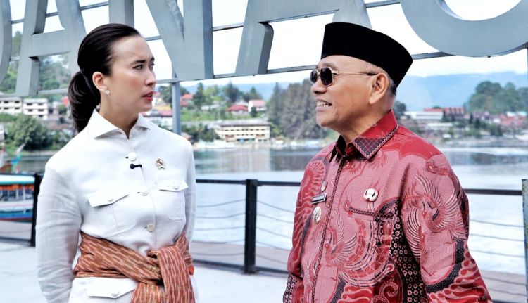Kunjungi Simalungun, Menpar Dorong Percepatan Pengembangan Parapat Danau Toba
