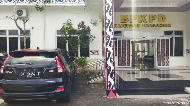 3 Mobil Dinas BPKPD Simalungun Ganti Pelat Hitam