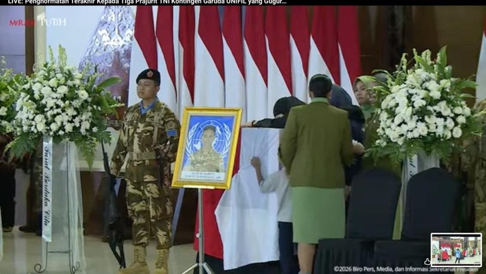 Jenazah Tiga Prajurit TNI Gugur di Lebanon Tiba di Indonesia dan Dapat Penghormatan Khidmat