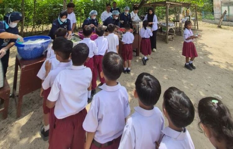 Seru! Siswa SD di Simalungun Nikmati Makan Prasmanan Bergizi dari SPPG Balimbingan 2