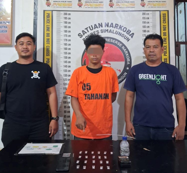 Digerebek di Serbelawan, Pemuda 19 Tahun Ditangkap, 21 Paket Sabu Disita Polisi
