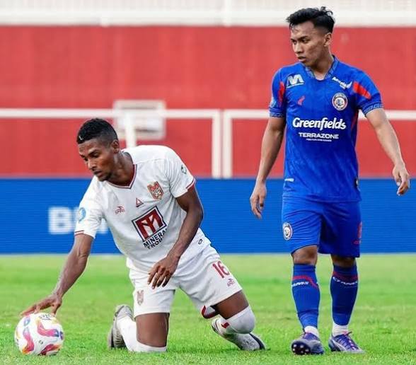 Arema FC vs Malut United Berakhir Imbang 1-1, Duel Sengit Hingga Peluit Akhir