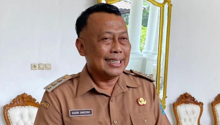KPK Sita 3 Jeep Hardtop dan 1 Alphard dari Rumah Bupati Nonaktif Ponorogo Sugiri Sancoko