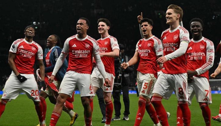 Perahu, Api dan Lagu TikTok AI: Kisah di Balik Arsenal Juara Liga Inggris Setelah 22 Tahun