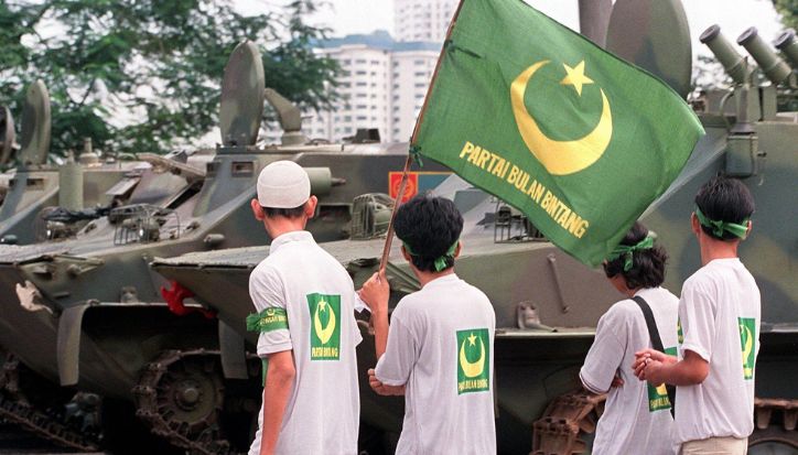 Dualisme PBB Dibawa ke MK, Kewenangan Menteri Hukum Dipersoalkan