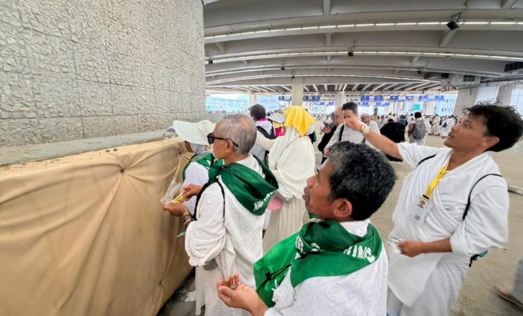 Rieke Diah Pitaloka Pantau Jemaah Haji Indonesia Lempar Jumrah di Mina