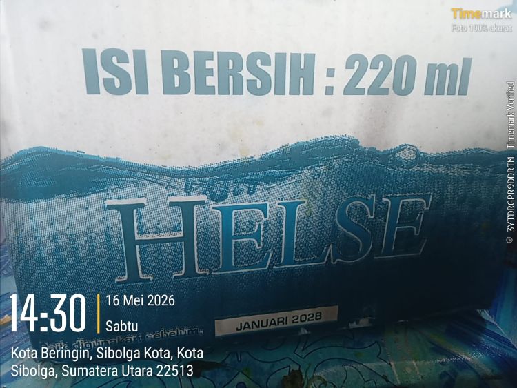 Air Minum Cup Helse Diduga Kedaluwarsa Masih Beredar di Pelabuhan Lama Sibolga