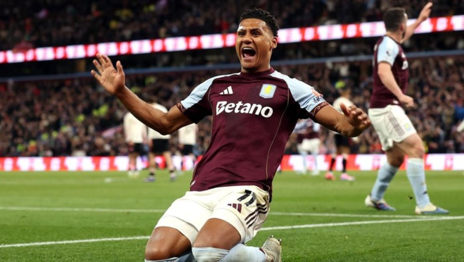 Aston Villa Hajar Liverpool 4-2