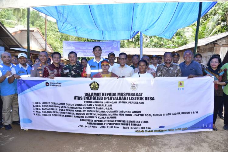 Selama Puluhan Tahun Gelap Gulita, Kini Listrik Akhirnya Menyala di Untemungkur Tapteng