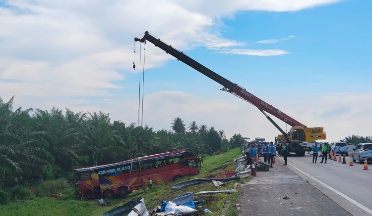 Bus Halmahera Kecelakaan di Tol Tebing Tinggi-Medan, 4 Penumpang Meninggal