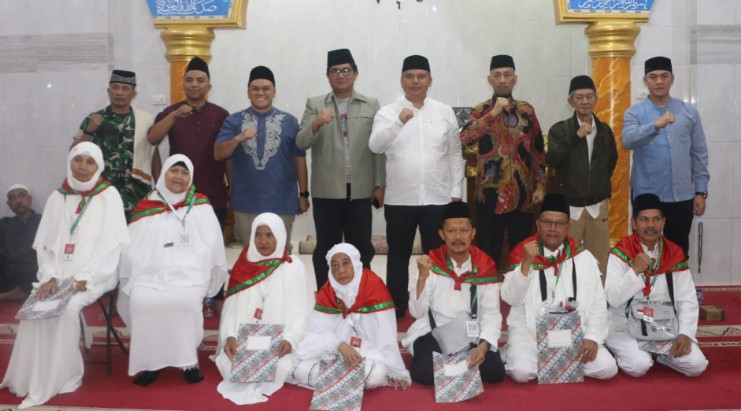 Wakil Bupati Lepas Pemberangkatan 7 Calon Haji dari Taput