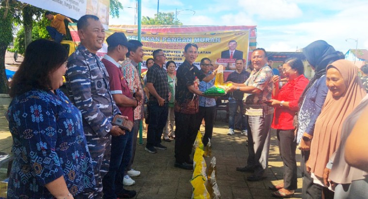 Pemkab Nias Selatan Gelar Pasar Murah di Teluk Dalam