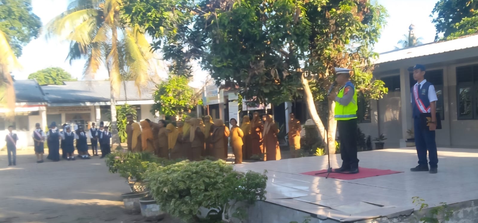 Polisi Edukasi Pelajar SMPN 5 Tebing Tinggi Soal Bullying dan Balap Liar