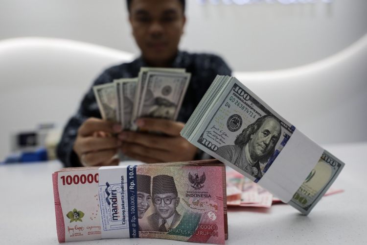 Rupiah Kembali Tersungkur ke Rp17.386 per Dolar AS, Ini Penyebabnya