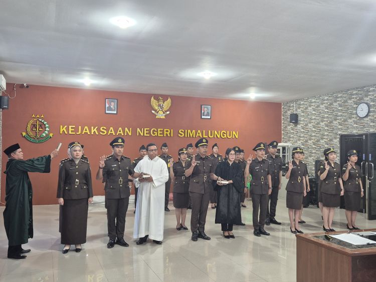 14 ASN Kejari Simalungun Resmi Disumpah, Siap Jalankan Tugas dengan Integritas