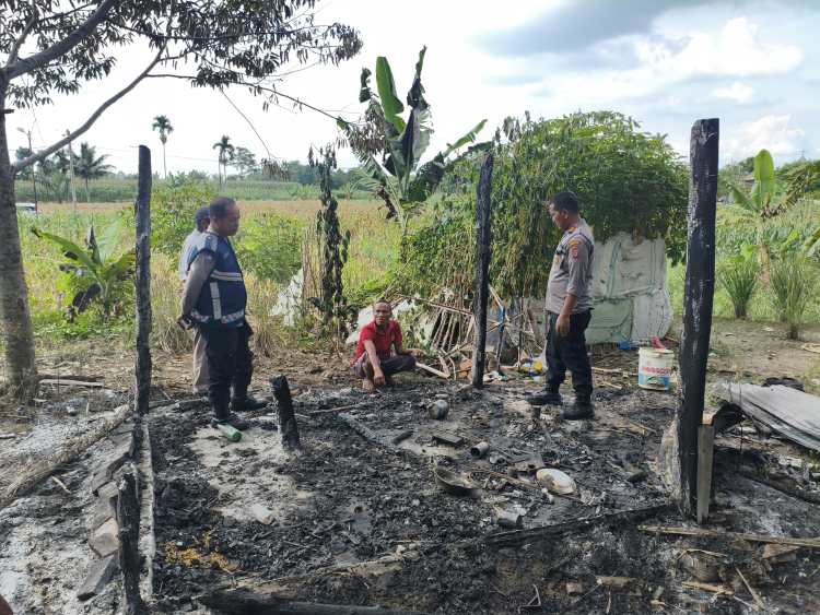 Kebakaran Misterius di Parbebsi Pematangsiantar, Rumah 3x5 Meter Ludes Hitungan Menit