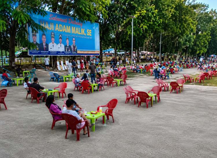 Joging Track Lapangan Adam Malik Dipenuhi Pedagang, Warga Minta Pemko Bertindak Tegas