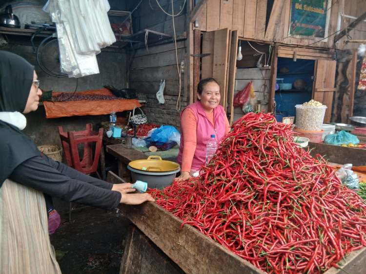 Harga Bahan Pokok di Pasar Dwikora Meroket, Warga Mulai Kurangi Belanja Harian