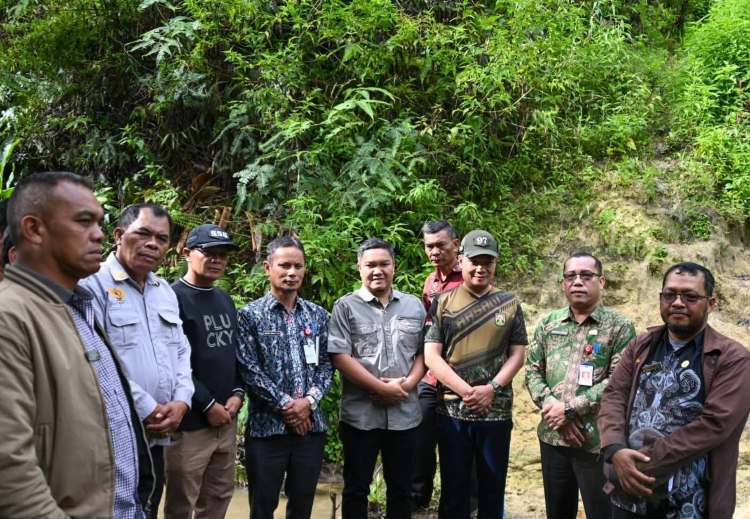 Bupati Humbahas Tinjau Sumber Air Paranginan Selatan, Dorong Akses Air Bersih Warga