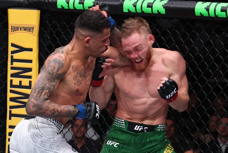 Hasil UFC Perth: Carlos Prates Kalahkan Jack Della Maddalena via TKO Ronde 3