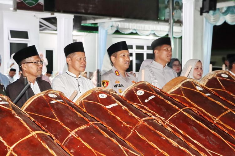 Ribuan Warga Padati Takbiran Iduladha di Padangsidimpuan, Polisi Siaga Penuh