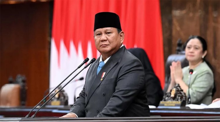 Prabowo Sebut Gaji Guru Naik 300%, 3 Detik Kemudian Dibantah Sendiri