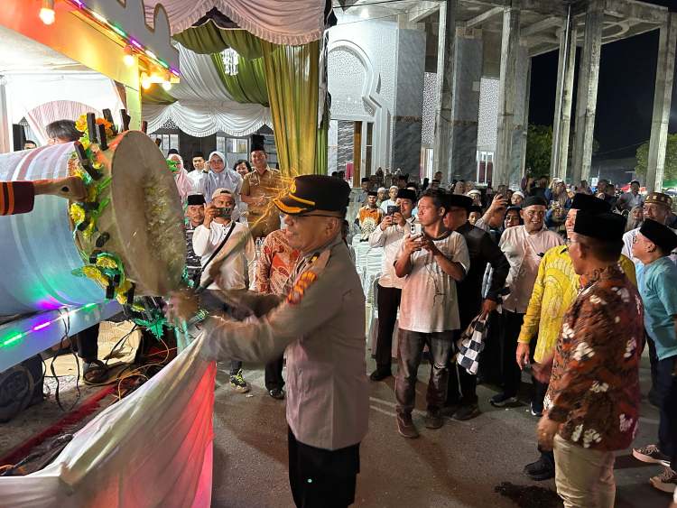 Pawai Takbiran Idul Adha 1447 H di Tapteng Berlangsung Aman, Ribuan Warga Ikut Meriahkan
