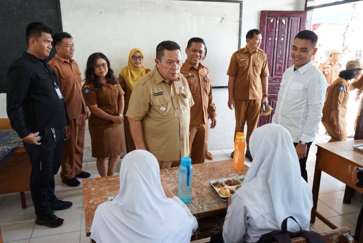 Wali Kota Wesly Ingatkan Pelajar SMPN 4 Pematangsiantar Jauhi Narkoba dan Tawuran