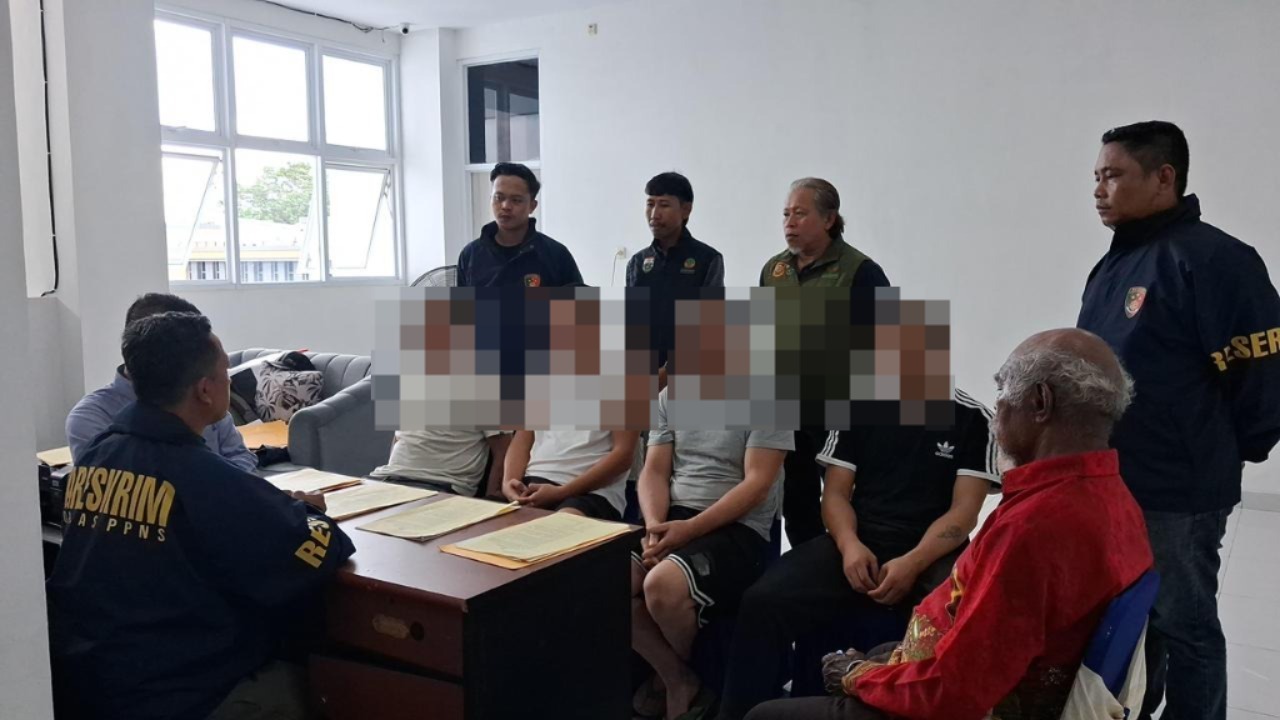 4 WNA Asal China Ditangkap Terkait Tambang Ilegal di Hutan Papua