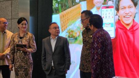 IHSG Terjun Bebas, Dasco hingga Rosan Roeslani Datangi Gedung BEI