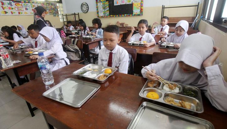 Prabowo Sebut MBG Bukan Hanya Urusan Makan, Tapi Investasi Masa Depan 