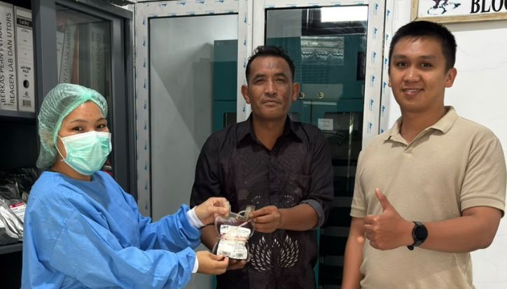 Polisi di Pakpak Bharat Donorkan Darah untuk Pasien Anemia di RSUD Salak