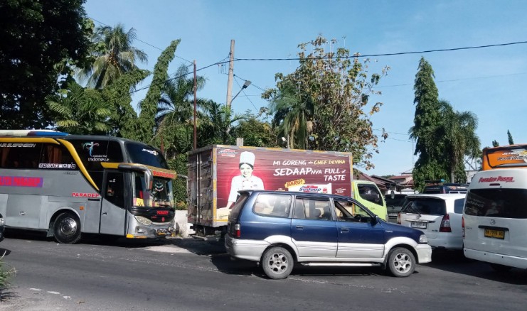 Stok Solar Habis, Antrean Truk dan Bus Mengular di SPBU Siantar
