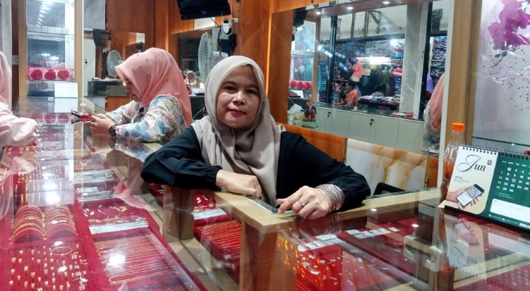 Emas Batangan Rp100 Juta Digondol Pria Bermasker di Pasar Horas Siantar, Aksi Terekam CCTV