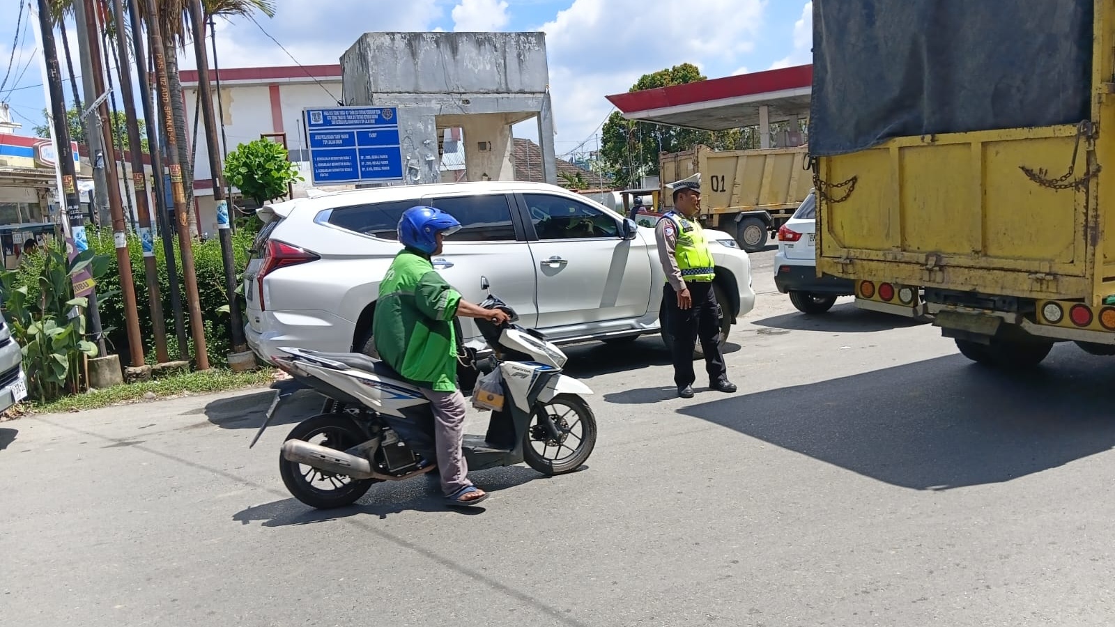 Antrean Solar di SPBU Rambung Picu Kepadatan, Polisi Lakukan Pengaturan Arus