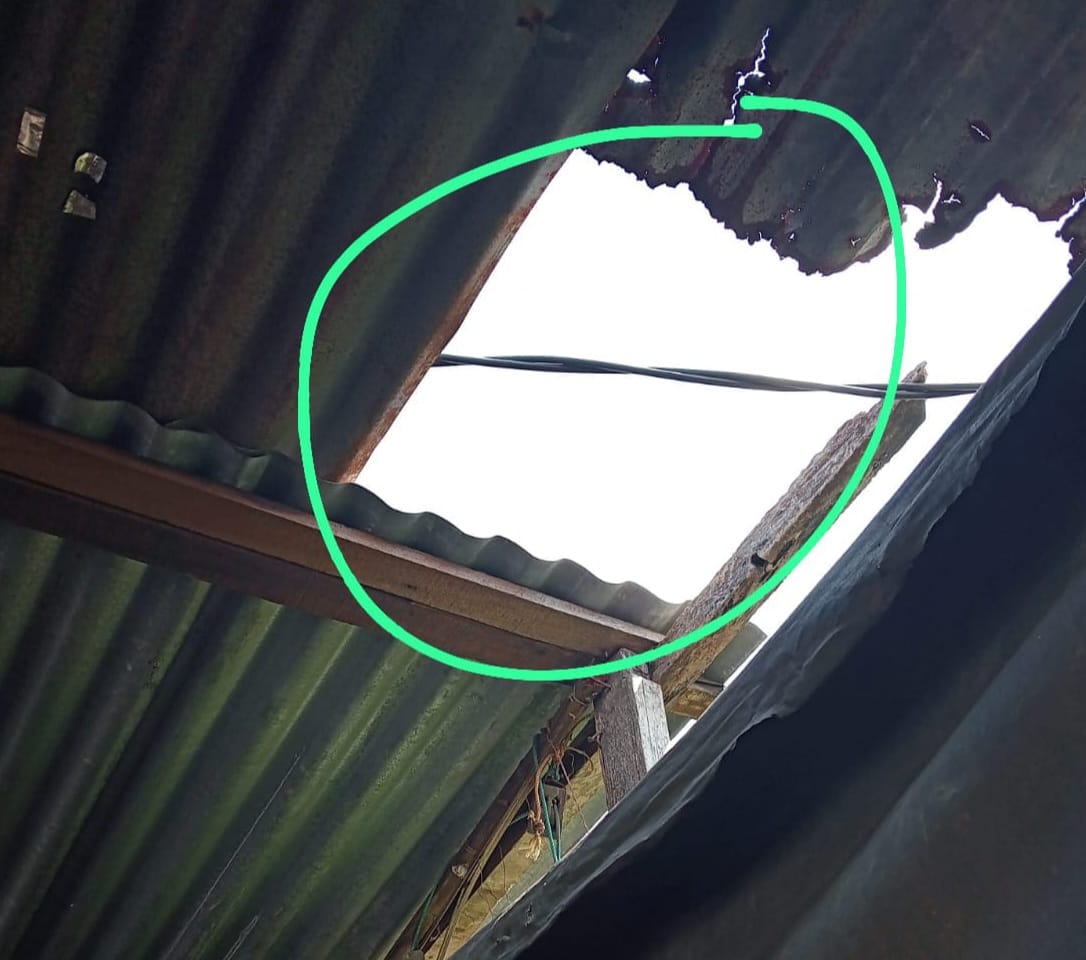 Kabel Listrik Jatuh ke Seng Rumah Warga Selama 4 Hari, PLN Lambat Merespons