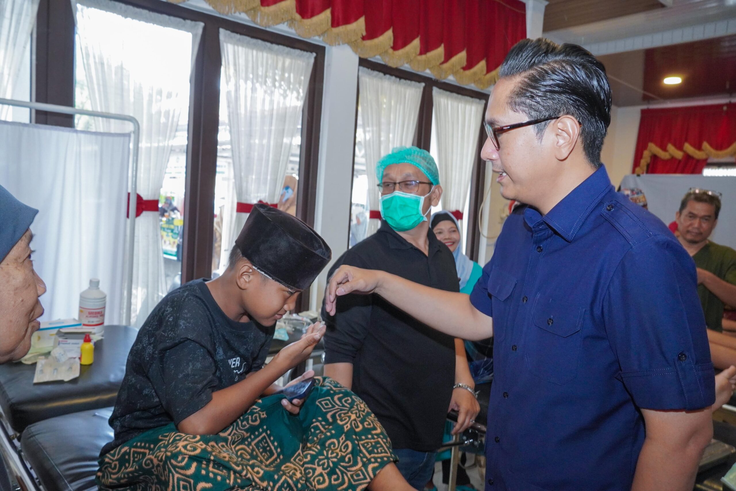 Rico Waas Apresiasi Sunatan Massal dan Donor Darah Komunitas Sah Rizki