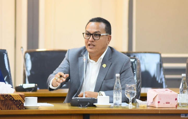 Anggota DPR RI Umbu Rudi Kabunang Dorong Revisi UU Advokat dan Pembentukan Dewan Etik Tunggal