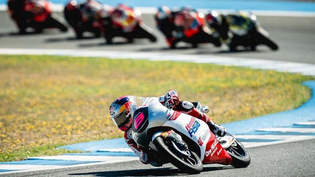 Veda Ega Finis Ke-15 dan Raih Poin di Moto3 Hungaria 2026